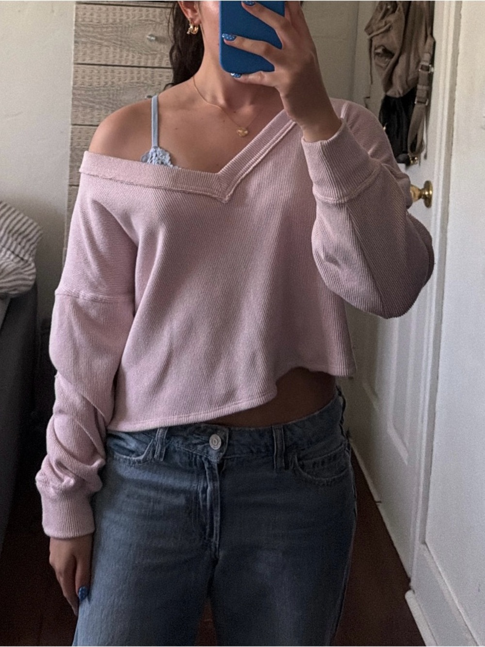 Gilly Hicks Blush Off-Shoulder V-Neck Cropped Sweater